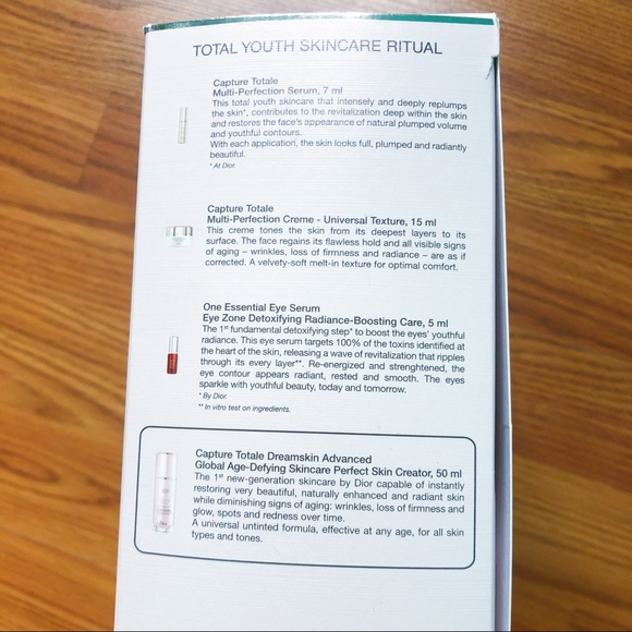 Dior Capture Totale Dreamskin Set - Picture 2 of 6